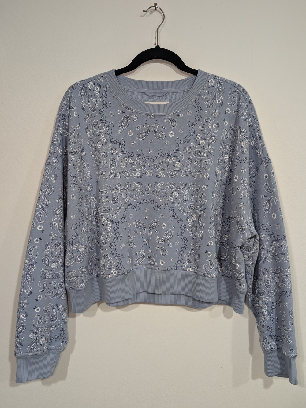 aerie Light Blue Paisley Pullover Crop Sweatshirt Womens MD